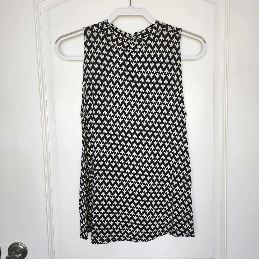 💥3/$30💥 LOFT Sleeveless Blouse - Picture 1 of 10